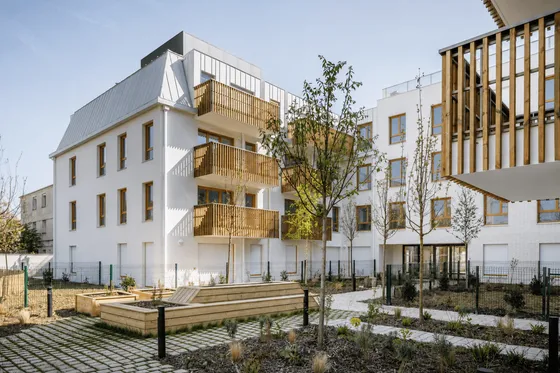 Photographie — Cour intérieure — Les Jardins de Beauvoir, Bondy
