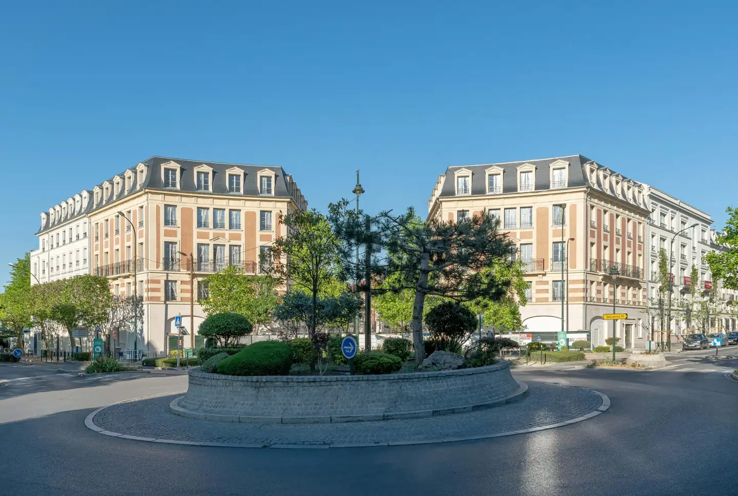 صورة فوتوغرافية — واجهة على الشارع — Le Palatinat, Le Raincy